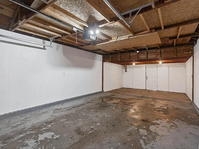 2199 Oakwood Dr — Photo 30