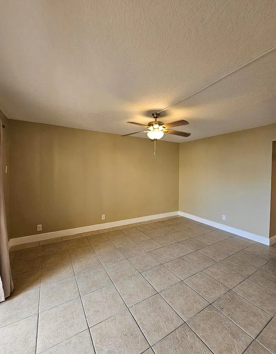 1200 Blue Heron Blvd W — Photo 3