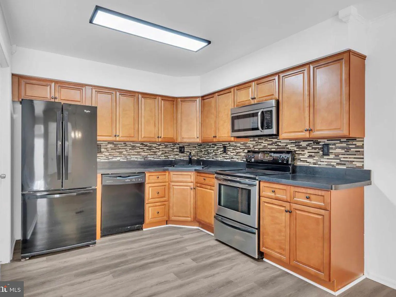 2 bed, 1.5 bath, 1180 sqft, $2,150 — Photo 4