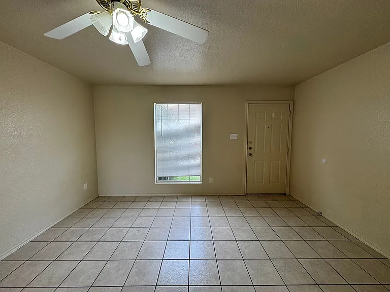4506 Deek Dr — Photo 4