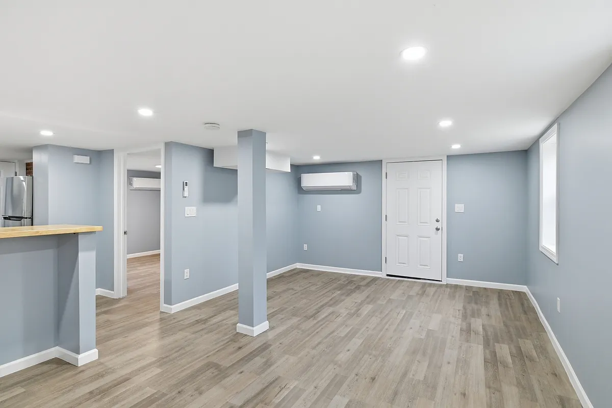 Building Photo - 25 Bourne St #B