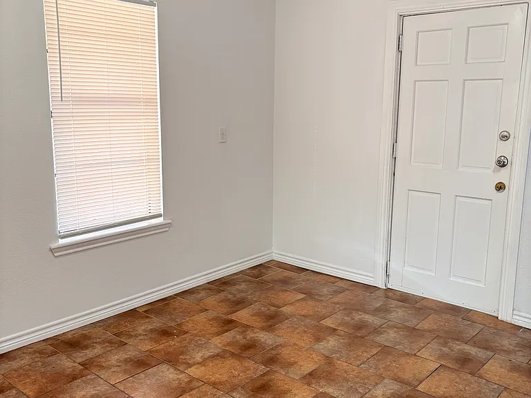 1240 E Nettie Ave — Photo 8
