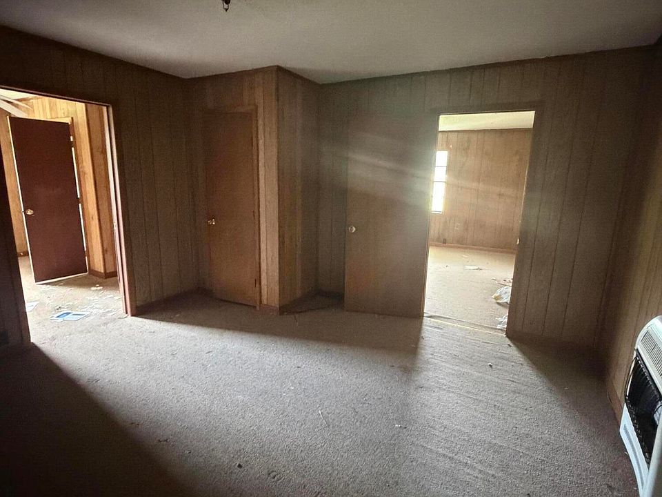 2nd image of 830 Erwin Rd