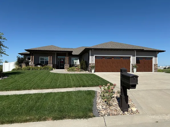 3810 W 38th St, Hastings, NE 68901