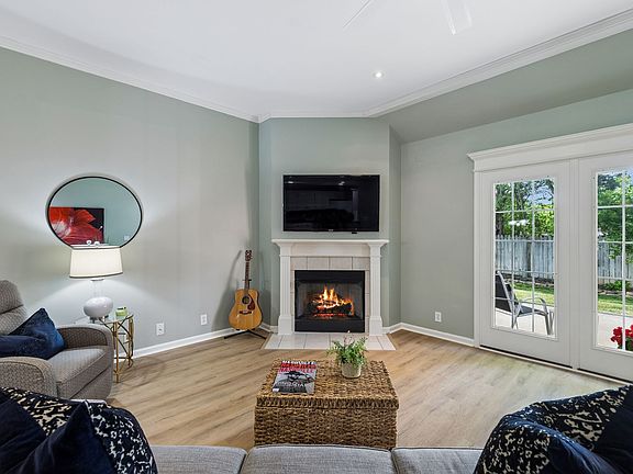 4th image of 2905 Stonehedge Dr