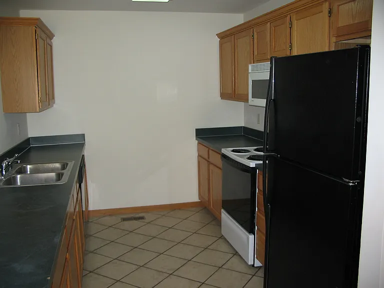 4976 Stoneback Dr — Photo 3