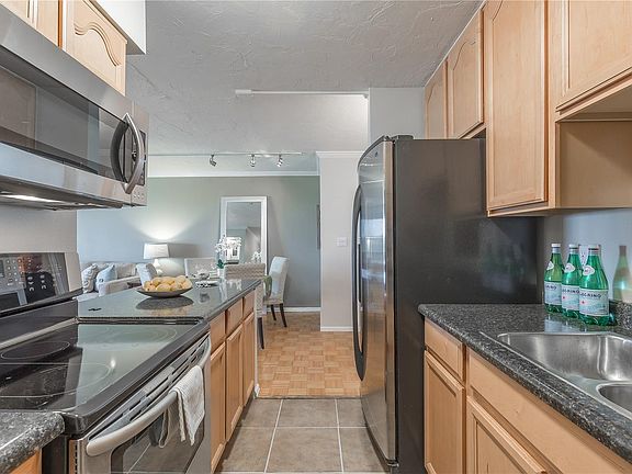 5th image of 1313 N Williams St APT 804