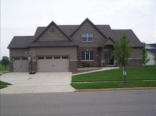 2410 Crooked Creek Rd, Bloomington, IL 61705