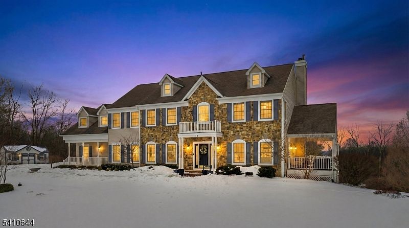 1st image of 14 Kelsey Farm Rd