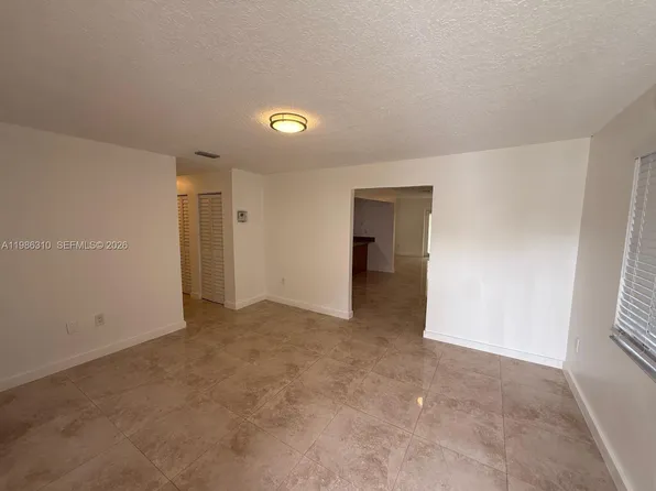 1781 NW 16th St, Miami, FL 33125