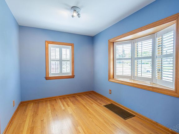 5th image of 2618 Allaire Ave