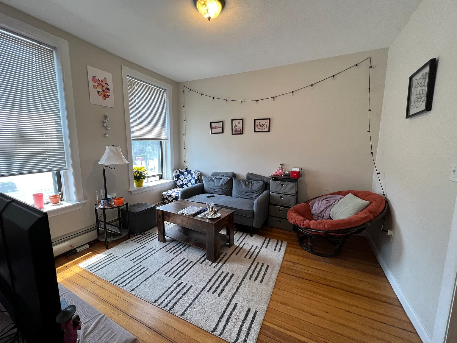 3 bed, 1.5 bath, 1040 sqft, $3,850 — Photo 2