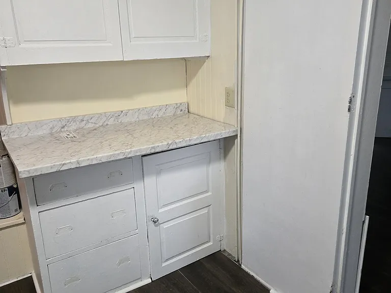 436 Linwood Ave — Photo 3
