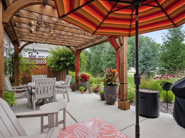 7710 Vincent Dr, Victoria, MN 55386