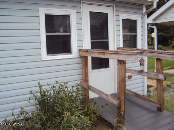 4th image of 3812 Narrows Rd