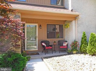 217 Ballytore Ct, Yardley, PA