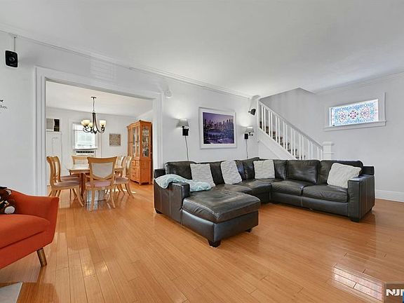 2nd image of 218 Elder Ave