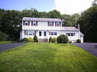 38 3rd St, Webster, MA 01570