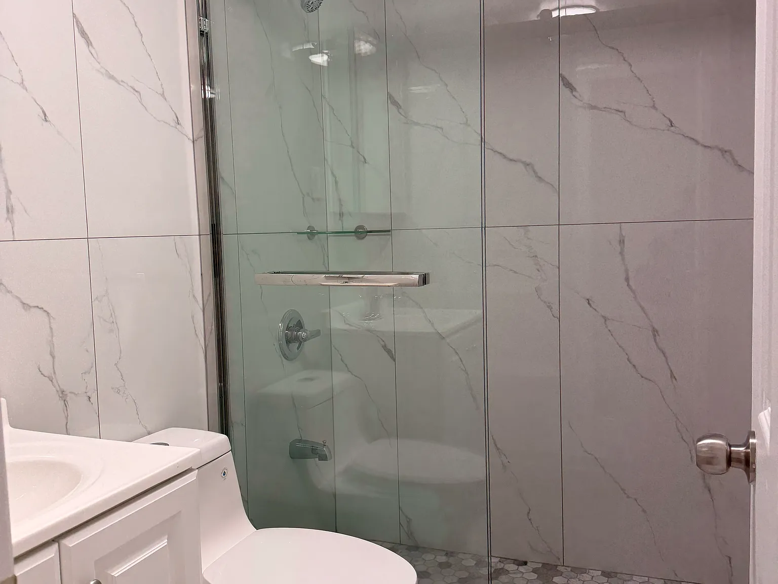 2 bed, 700 sqft, $2,350 — Photo 3