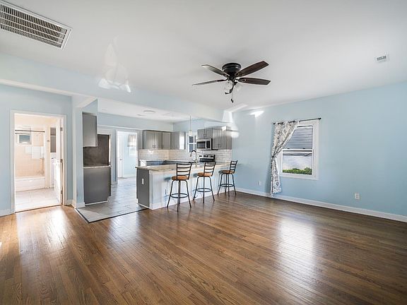 4th image of 3428 Richmond St