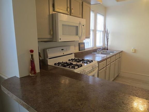 4th image of 408 NW Dearborn Ave