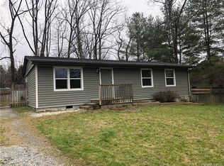 216 Lakeside Dr, Hendersonville, NC 28739