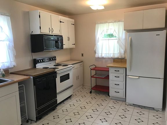 4th image of 1410 Winona Dr