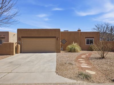 8900 Ortega Ct NW, Los Ranchos De Albuquerque, NM, 87114