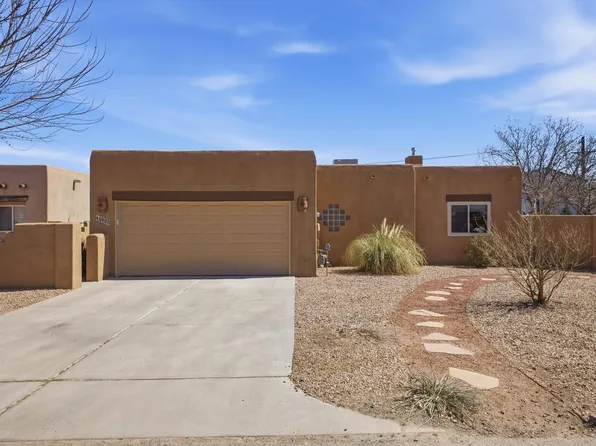8900 Ortega Ct NW, Los Ranchos De Albuquerque, NM 87114