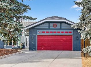 80 SE Oakmount Way SW, Calgary, AB T2V 4Y1