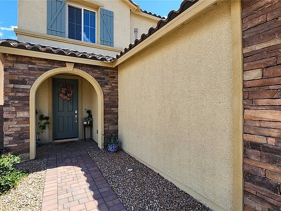 4th image of 3919 Henny Ave