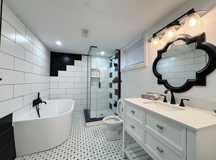 908 Fennell Ave E UNIT 2, Hamilton, ON L8V1W6