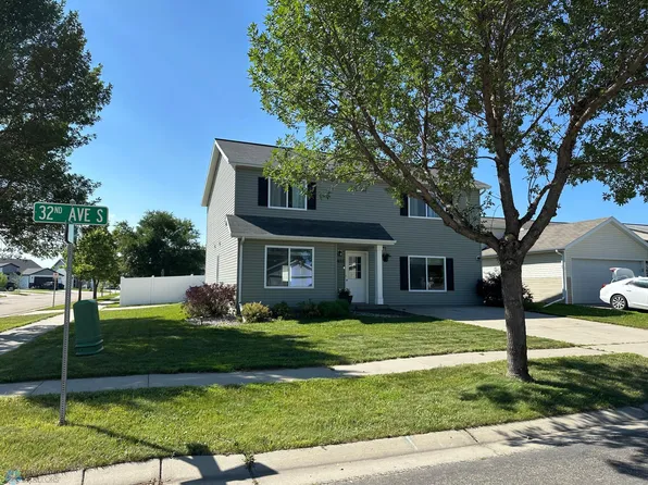 3055 32nd Ave S, Moorhead, MN 56560