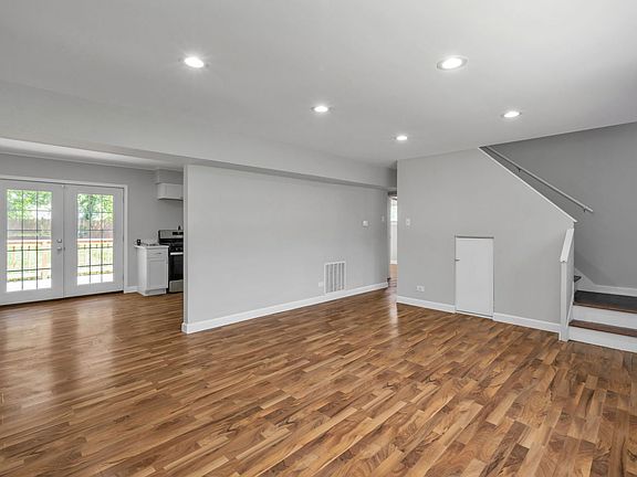 4th image of 404 Westgate Dr