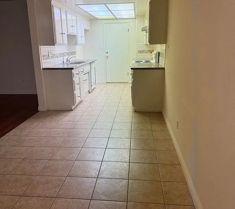 045 - Jackson Apartments