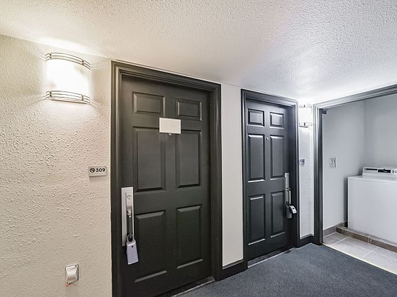 5th image of 1025 Swanson St #309