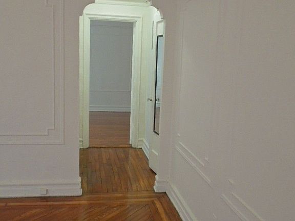 4th image of 540 Saint Johns Pl APT 5A