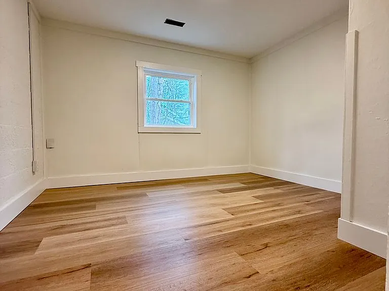 122 N Roosevelt St — Photo 13