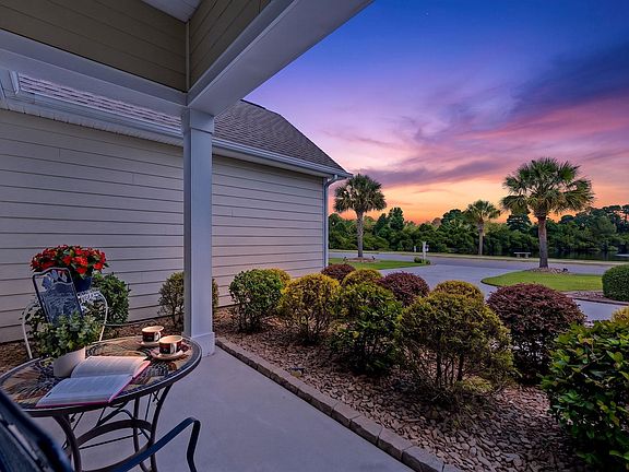 4th image of 301 Babylon Pine Dr.