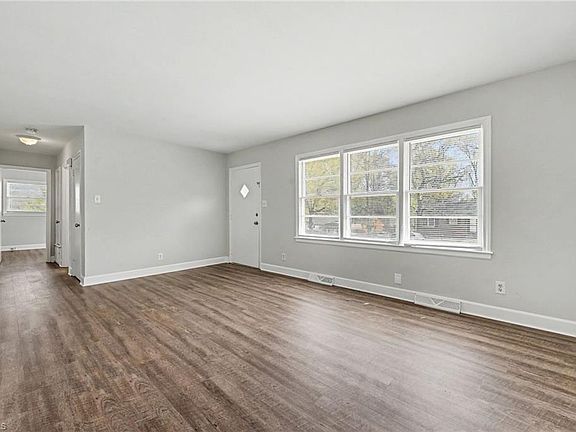 3rd image of 2526 Hyde St