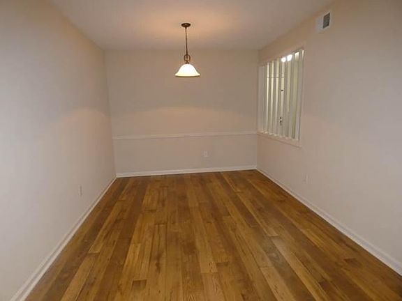 4th image of 1102 Chapel Creek Dr