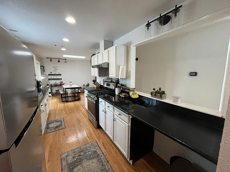 8342 Hillgrove St — Photo 8
