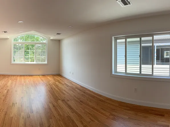 113 Jerome Ave #2, Staten Island, NY 10305