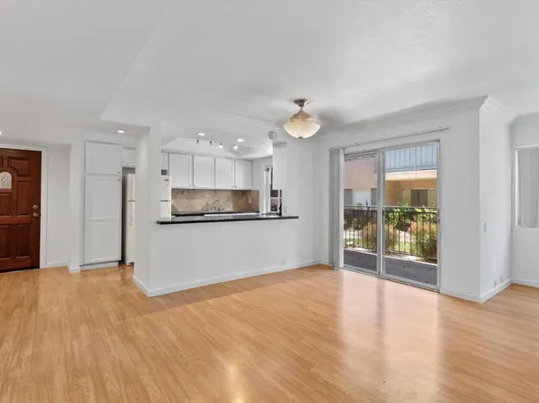 400 N Sunrise Way APT 119, Palm Springs, CA 92262