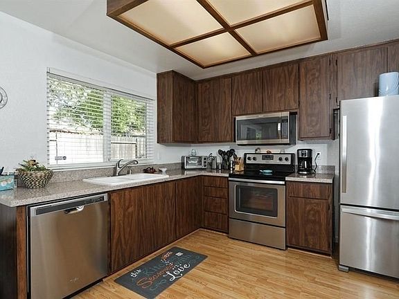 5th image of 7893 Deerleaf Dr
