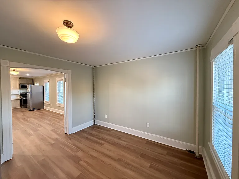 914 Buenzli Ct #2R — Photo 10