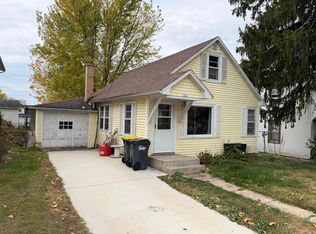 205 W Main St, Elizabeth, IL 61028