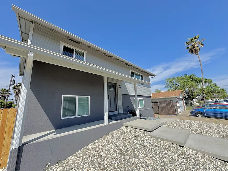 10426 Reymouth Ave — Photo 4