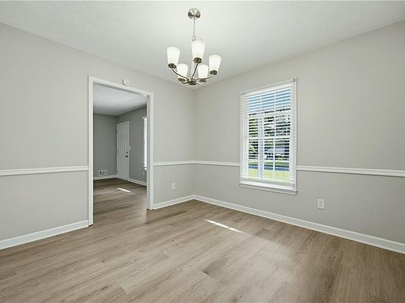 4th image of 2409 Three Bars Dr