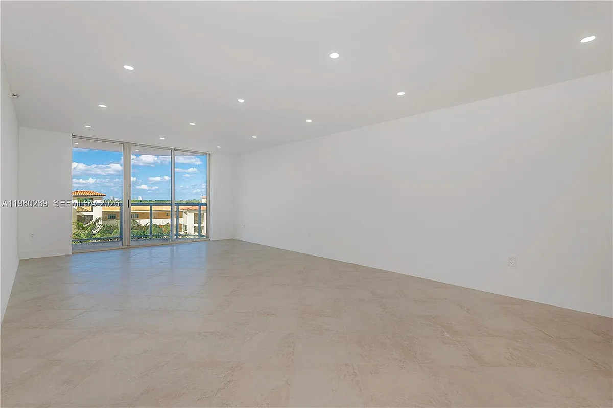 Building Photo - 8855 Collins Ave #6E